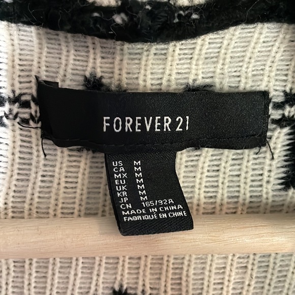 Forever 21 Southwestern Patterned Double Knit Shrug - Picture 4 of 5